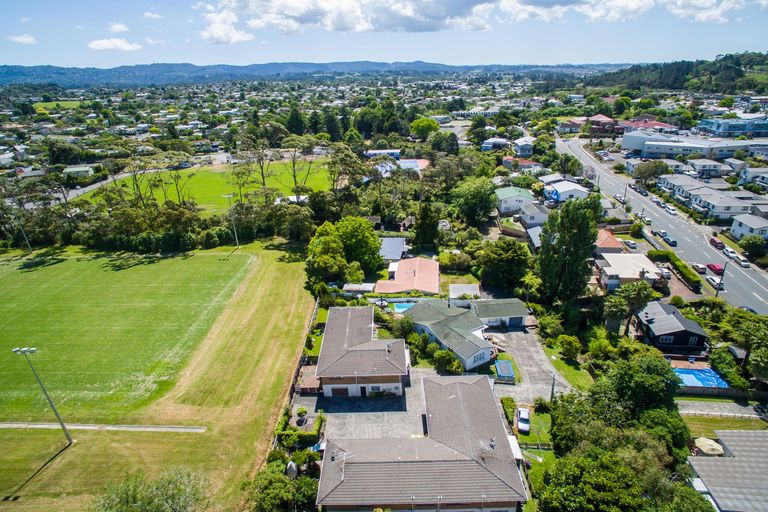 Photo of property in 1/15a Oates Road, Glen Eden, Auckland, 0602