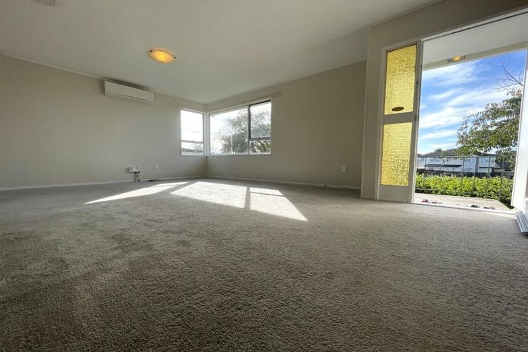 Photo of property in 14 Kereru Place, Half Moon Bay, Auckland, 2012