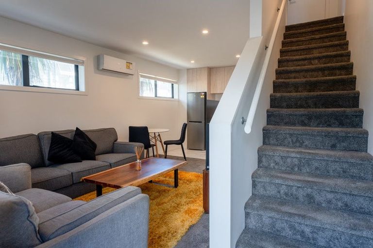 Photo of property in 2/83 Vodanovich Road, Te Atatu South, Auckland, 0610