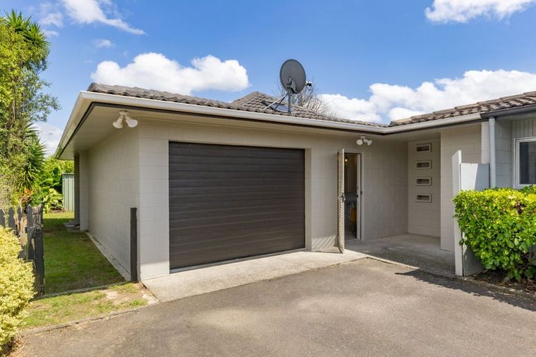 Photo of property in 463b Great South Road, Opaheke, Papakura, 2113