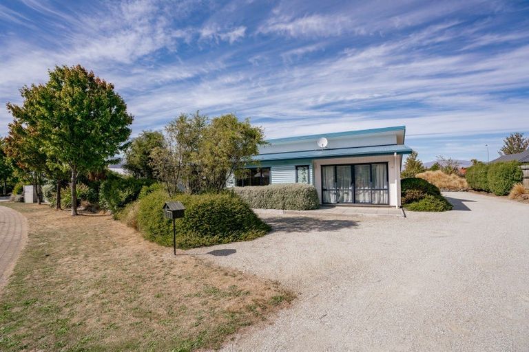 Photo of property in 20 Timsfield Drive, Lake Hawea, Wanaka, 9382