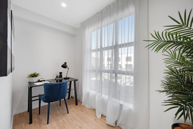 Photo of property in 15 Fencible Drive, Howick, Auckland, 2014