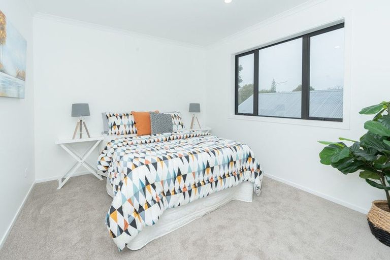 Photo of property in 1/4 Marama Street, Castor Bay, Auckland, 0620