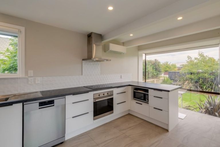 Photo of property in 126 Effingham Street, North New Brighton, Christchurch, 8083