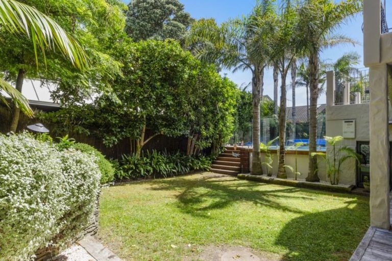 Photo of property in 1/60 Milford Road, Milford, Auckland, 0620