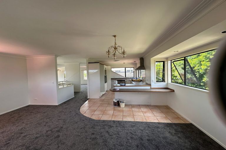 Photo of property in 8 Monet Grove, West Harbour, Auckland, 0618