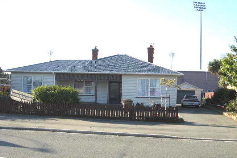 Photo of property in 43 Raymond Street, West End, Timaru, 7910