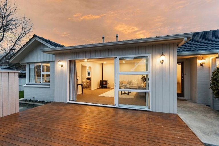 Photo of property in 24 Lynfield Avenue, Ilam, Christchurch, 8041