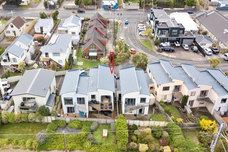 Photo of property in 8 Marina View, Paremata, Porirua, 5026