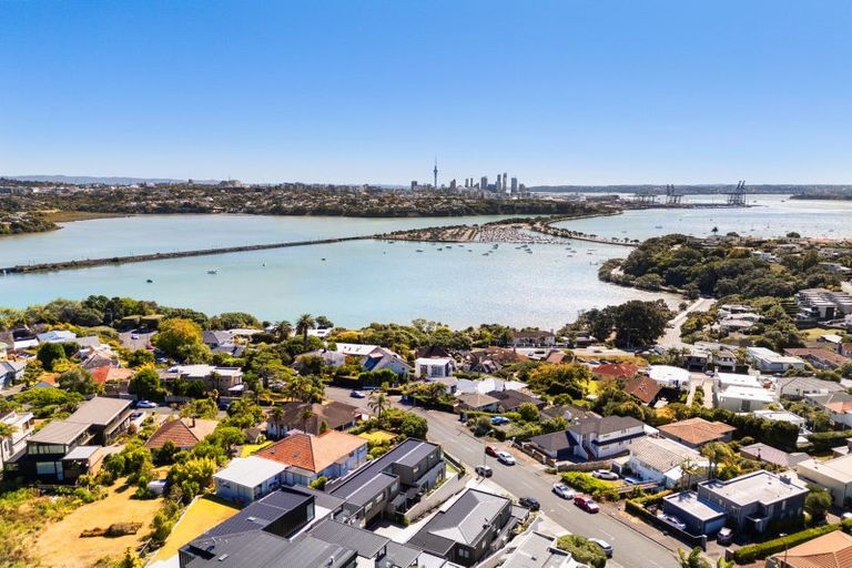 Photo of property in 26 Ngaiwi Street, Orakei, Auckland, 1071