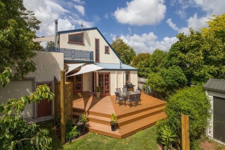 Photo of property in 68 Rangitane Street, Palmerston North, 4414