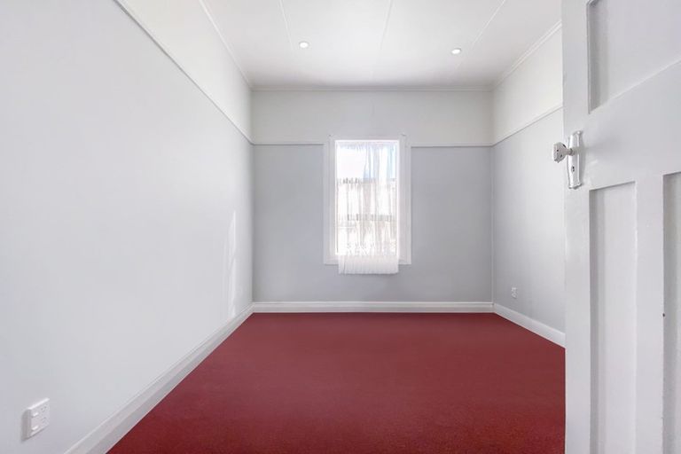 Photo of property in 151a The Parade, Island Bay, Wellington, 6023