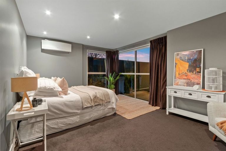 Photo of property in 128a Holly Road, St Albans, Christchurch, 8014