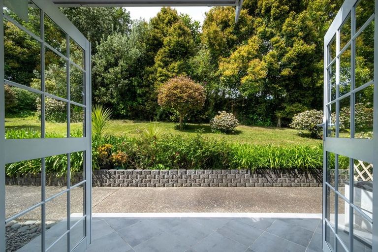 Photo of property in 18 Trig Road, West Harbour, Auckland, 0618