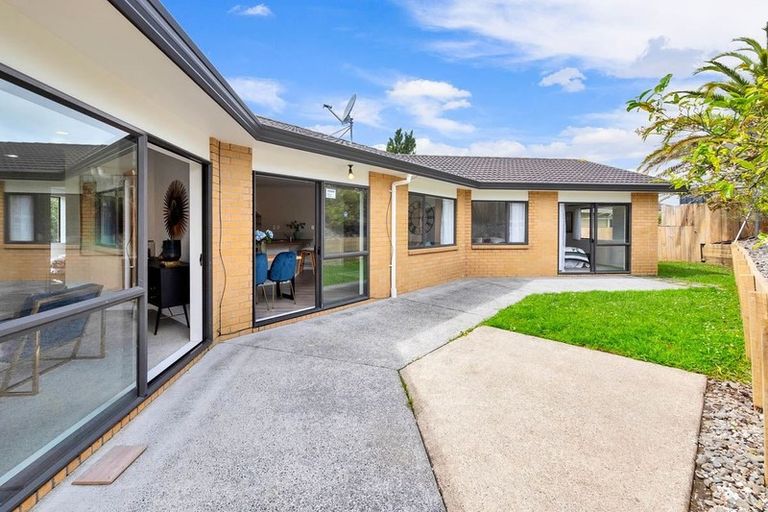 Photo of property in 47 Fleetwood Drive, Henderson, Auckland, 0612