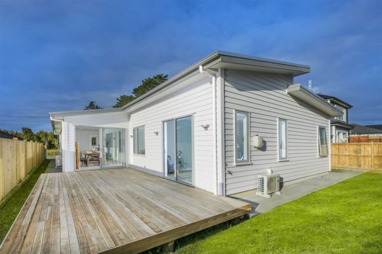 Photo of property in 39 Nobilo Road, Kumeu, 0810
