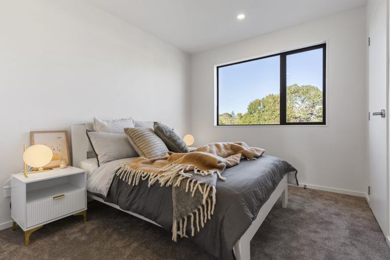 Photo of property in 13 Paetai Lane, Te Atatu Peninsula, 0610