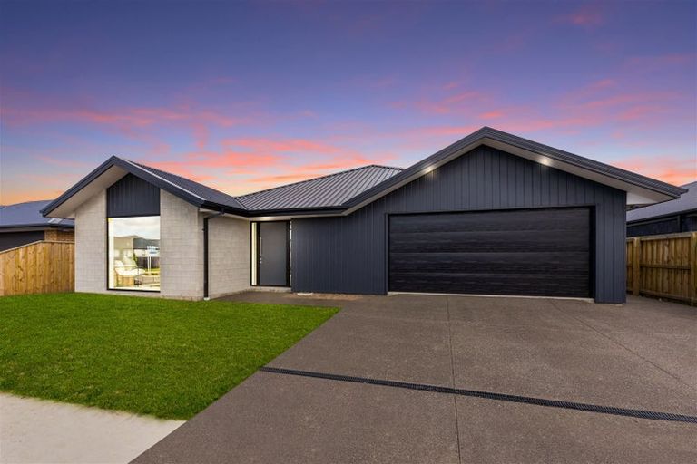 Photo of property in 11 Hayshed Street, Rolleston, 7614