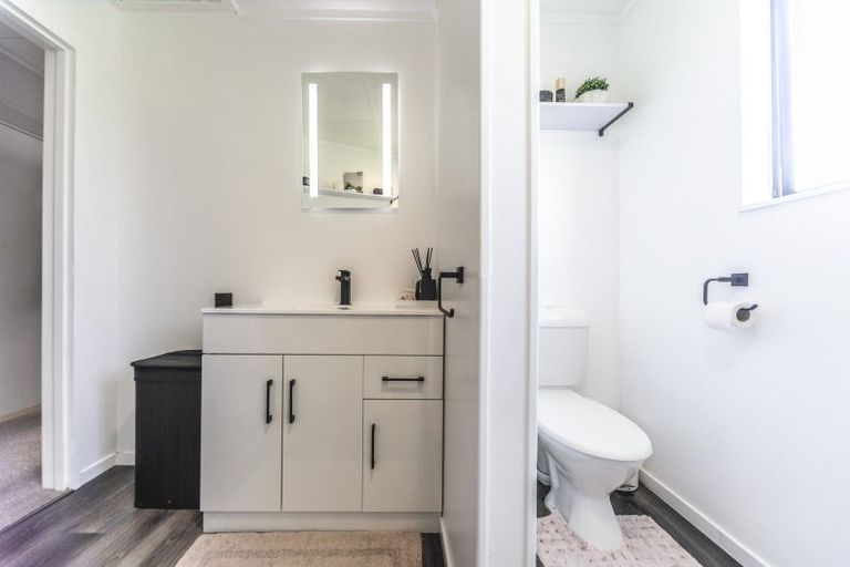 Photo of property in 32b Somerset Crescent, Highbury, Palmerston North, 4412