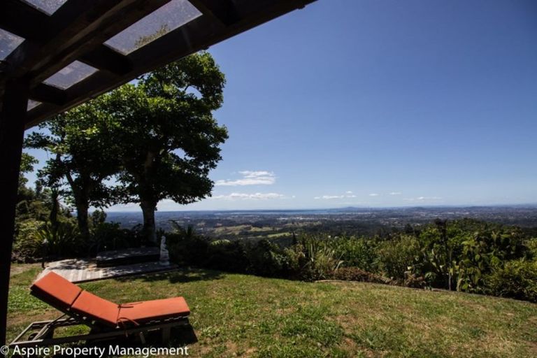 Photo of property in 505 Scenic Drive, Waiatarua, Auckland, 0612