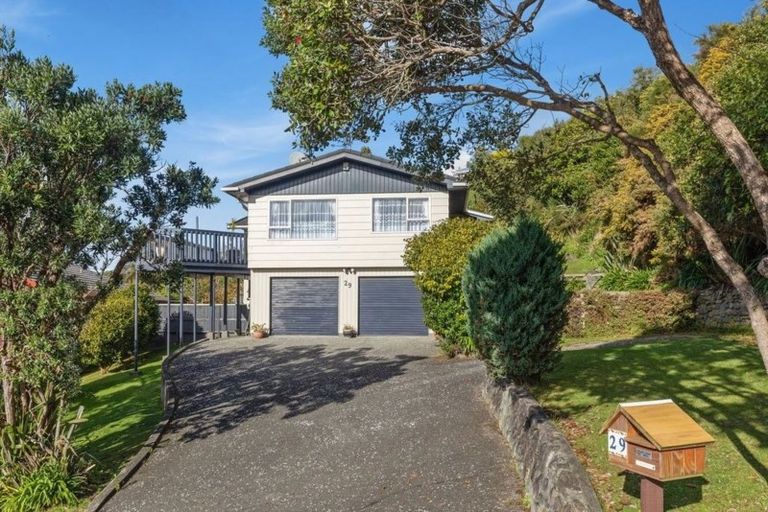 Photo of property in 29 Wisteria Grove, Maungaraki, Lower Hutt, 5010