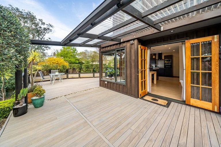 Photo of property in 45b Dowling Grove, Silverstream, Upper Hutt, 5019