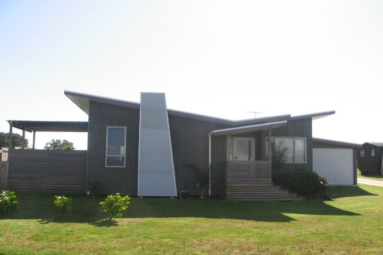 Photo of property in 107 The Fairway, Matarangi, Whitianga, 3592