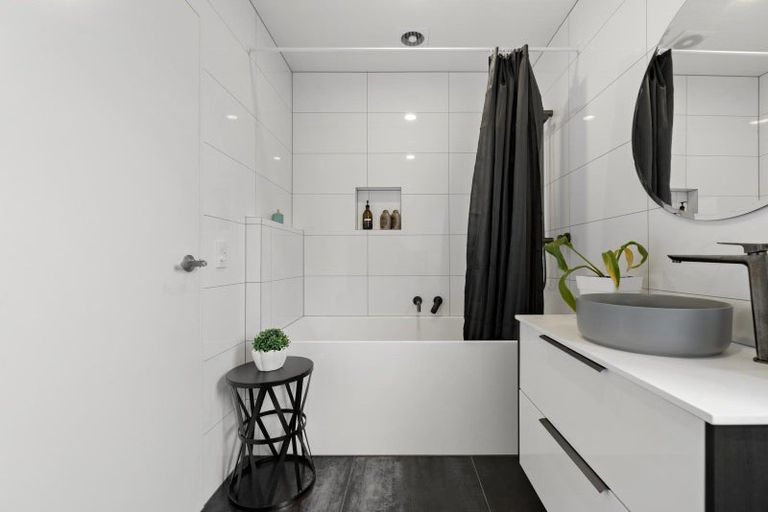 Photo of property in 75 Mcdonnell Road, Arrowtown, 9302