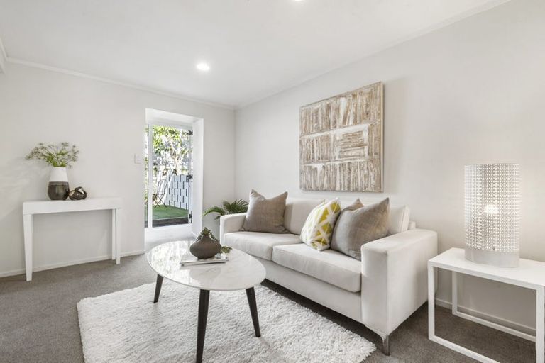 Photo of property in 4/155 Shakespeare Road, Milford, Auckland, 0620