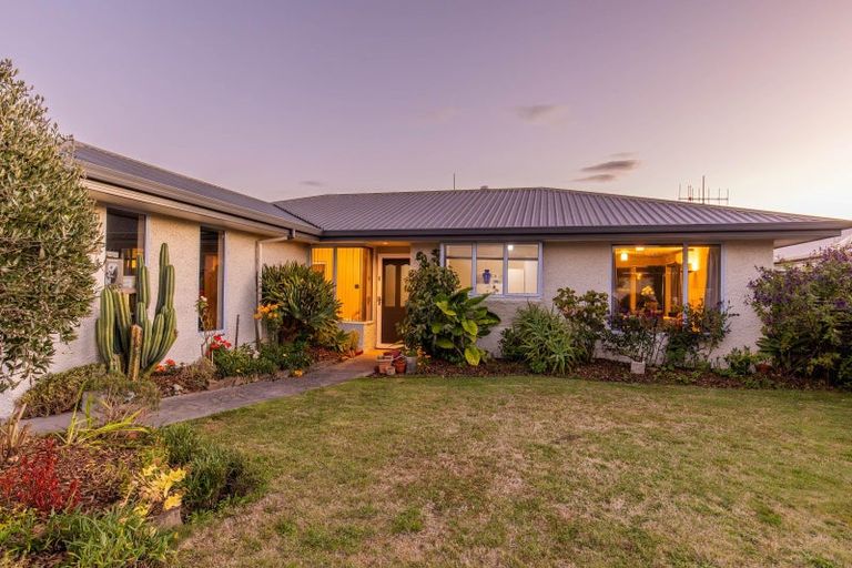 Photo of property in 4 Vining Crescent, Stoke, Nelson, 7011