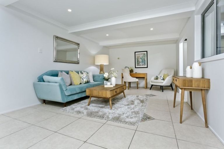 Photo of property in 20 Finn Place, Totara Vale, Auckland, 0629