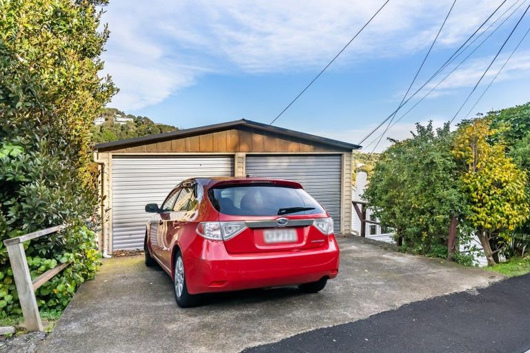 Photo of property in 62 Tio Tio Road, Miramar, Wellington, 6022