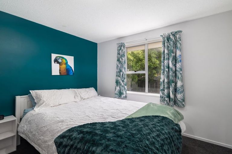 Photo of property in 5 Sophora Place, Parklands, Christchurch, 8083