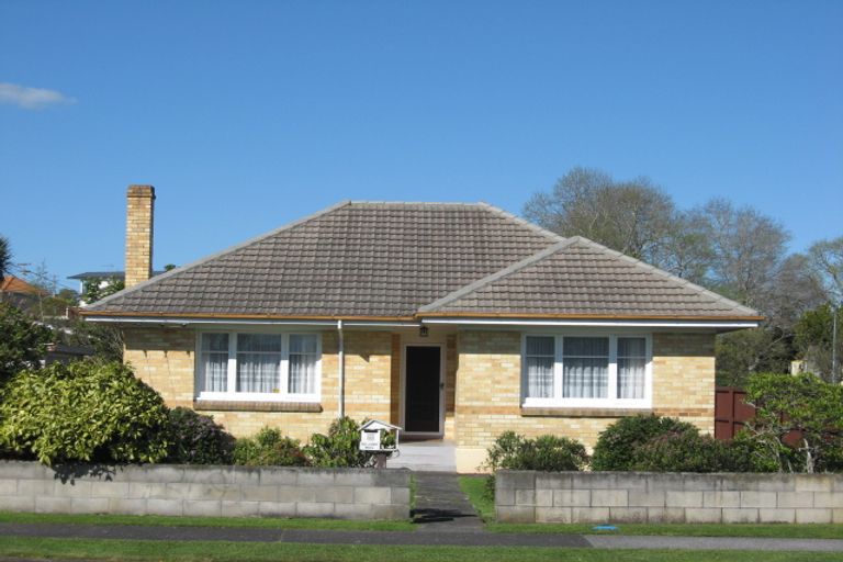 Photo of property in 70 Hakanoa Street, Huntly, 3700