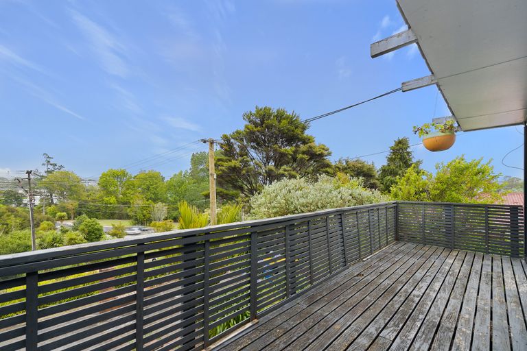 Photo of property in 9 Rangeview Road, Sunnyvale, Auckland, 0612