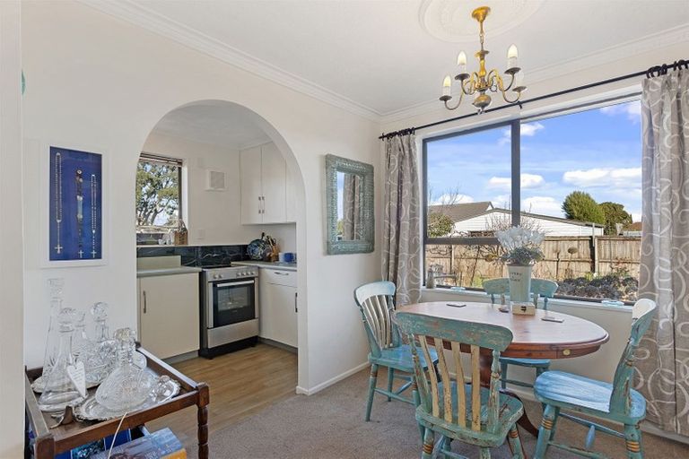 Photo of property in 2/135 Sawyers Arms Road, Northcote, Christchurch, 8052