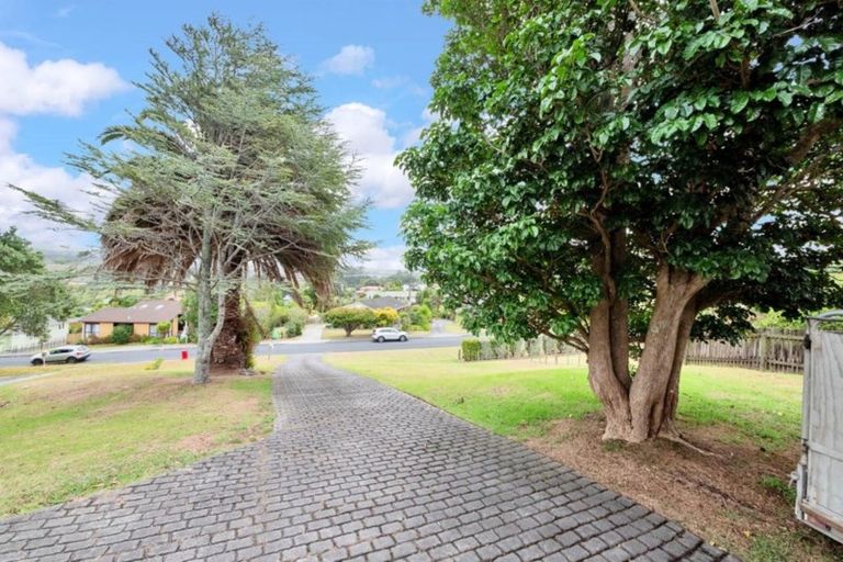 Photo of property in 24 Hand Road, Helensville, 0800
