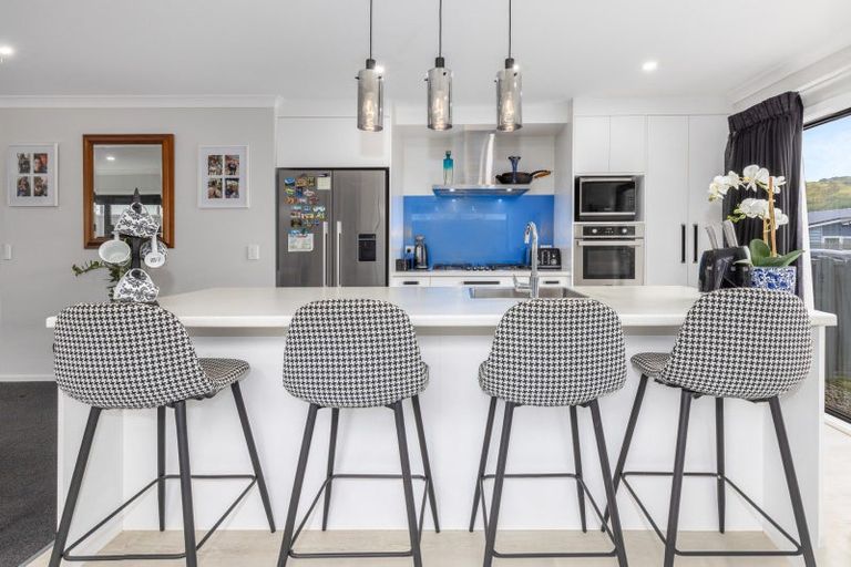 Photo of property in 39 Karearea Avenue, Kenepuru, Porirua, 5022