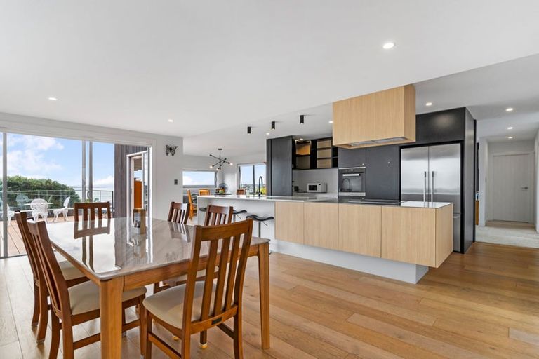 Photo of property in 24 Beach Road, Castor Bay, Auckland, 0620