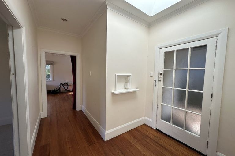 Photo of property in 54 Moana Road, Kelburn, Wellington, 6012