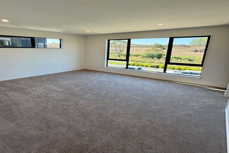 Photo of property in 9/299 Te Taruna Drive, Wainui, 0932