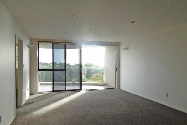 Photo of property in 175gd Hurstmere Road, Takapuna, Auckland, 0622