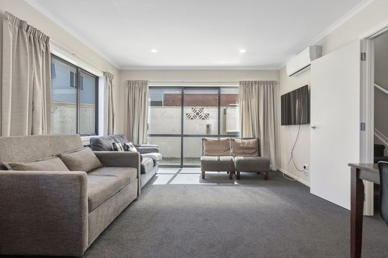 Photo of property in 2/12 Short Street, Claudelands, Hamilton, 3214