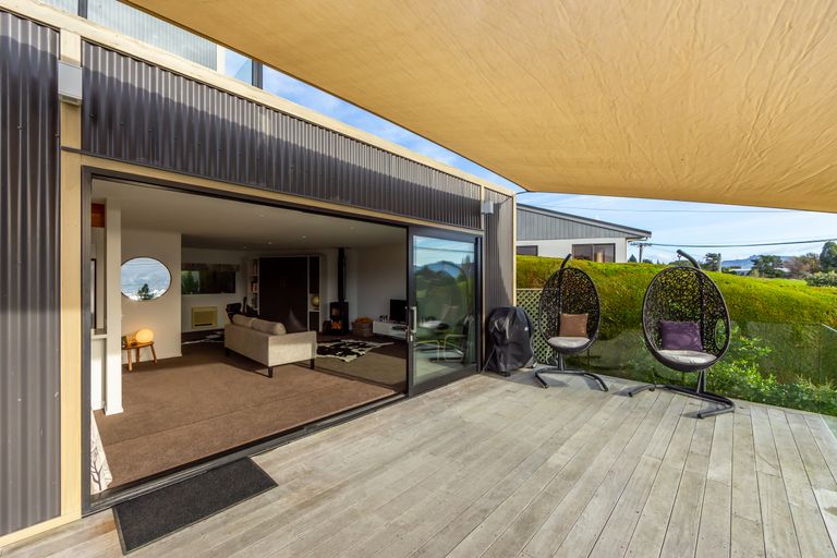 Photo of property in 8 Ngatea Road, Diamond Harbour, Lyttelton, 8971