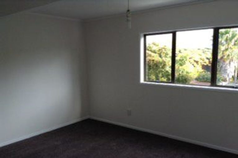 Photo of property in 1/38 Curacao Place, Half Moon Bay, Auckland, 2012