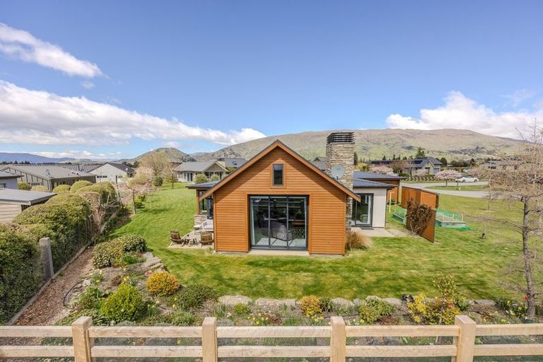 Photo of property in 5 Parkview Street, Wanaka, 9382