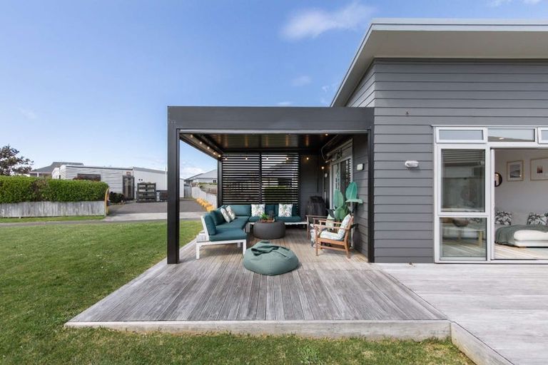 Photo of property in 16 Reel Road, Athenree, Waihi Beach, 3611