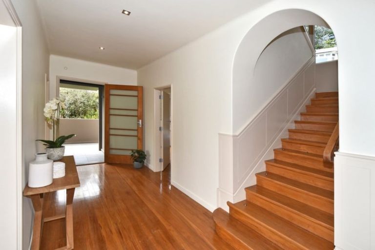 Photo of property in 50 Dyers Pass Road, Cashmere, Christchurch, 8022