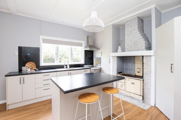 Photo of property in 2 Mahuta Road, Waitakaruru, Ngatea, 3576