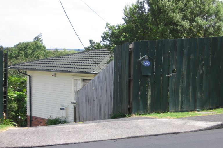 Photo of property in 47 Sunnyhaven Avenue, Beach Haven, Auckland, 0626